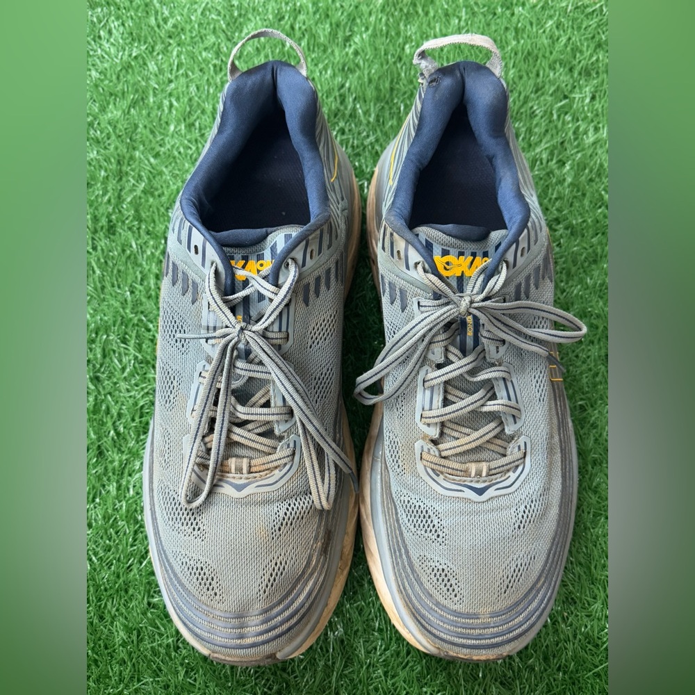 Hoka men’s Bondi 6
size 12.5